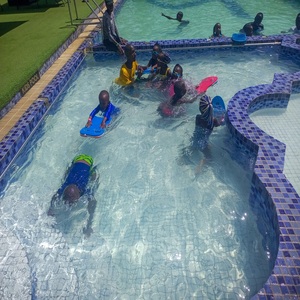 Kids swimming classes