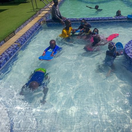 kid's swimming classes